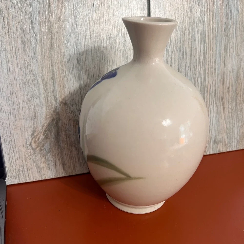 Vintage Hand Painted Blue Iris Ceramic Bud Vase Round Floral Pottery Cream 6.5